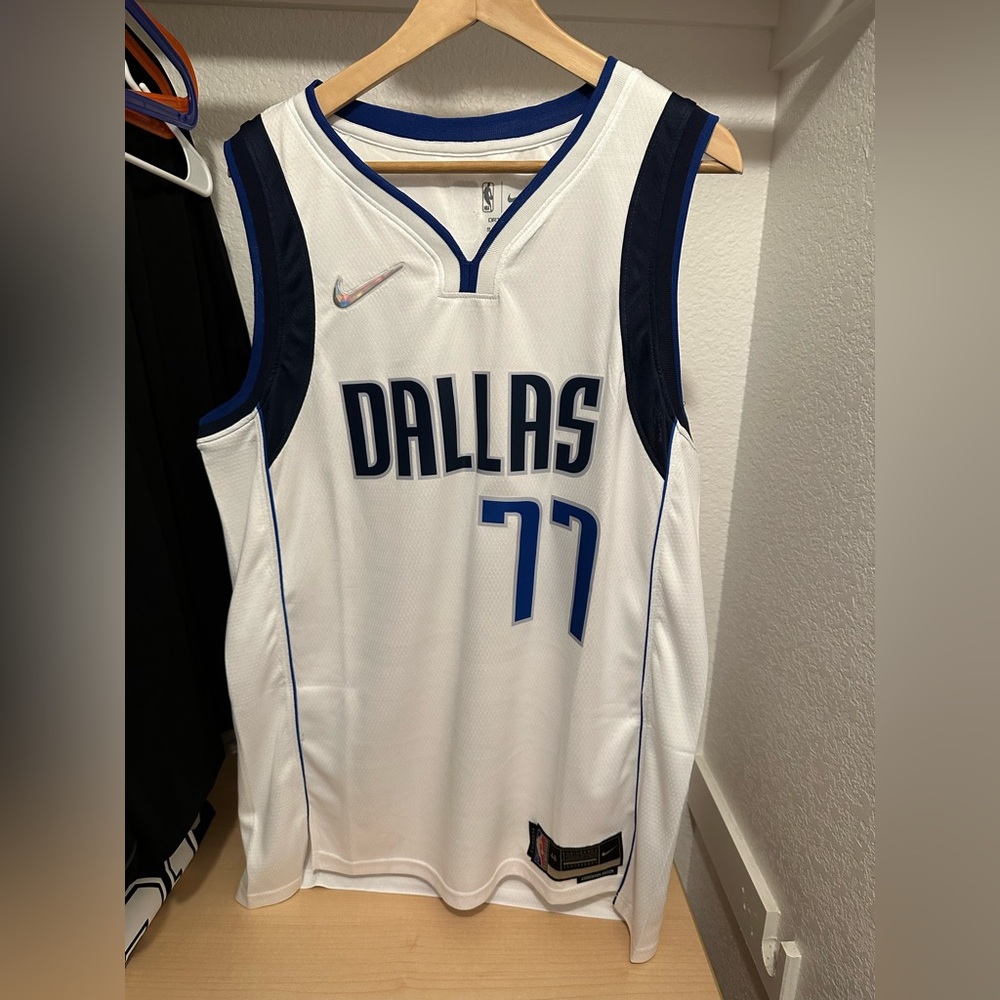 Luka Doncic Dallas Mavericks 75th Anniversary Swingman Jersey White Size Large